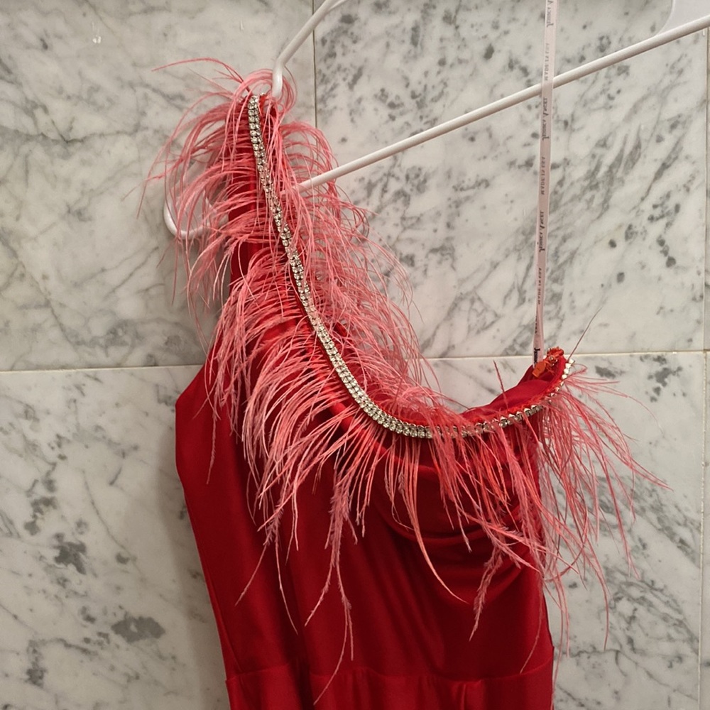 🎈HP🎈 Jessica Angel 794 Feathered One Shoulder Fitted Dress With Slit - Picture 12 of 15